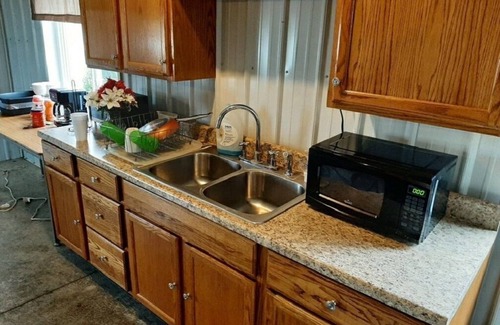 Hillsboro House | 5.8 Miles from Rocky Fork Lake State Park Office, Camp Bunkkhouse Sleeps 20