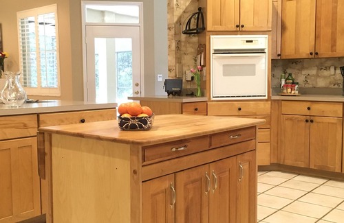 Chuluota House | 5 Ac, Spacious 3/2 Lakefront Retreat, Private Pool/Spa/Dock, High Speed WiFi