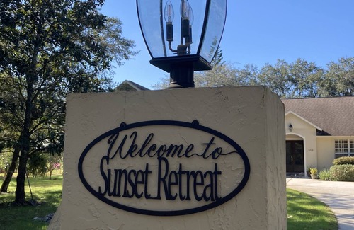 Chuluota House | 5 Ac, Spacious 3/2 Lakefront Retreat, Private Pool/Spa/Dock, High Speed WiFi