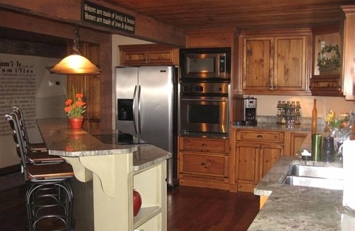 Brainerd House | 5 Acre property. Private TENNIS and PICKLEBALL COURT. Sandy Beach, Good Fishing.