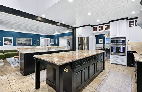 Dripping Springs House | 5 Acres - Pool, Game Room, Casita, Gym, Office!