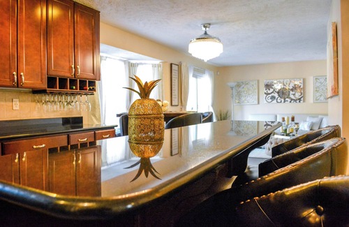 Fort Washington Bed & Breakfast | 5 BDRM Boutique Home Backyard Oasis near National Harbor,MD and DC.