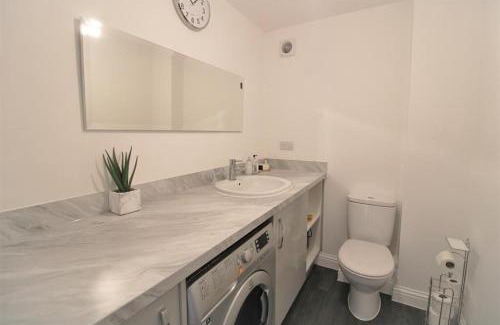 North End House | 5 bed and 3 bath house in London