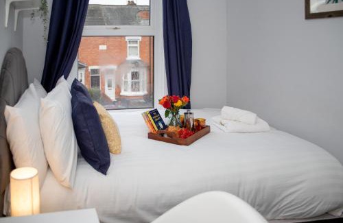 Worcester House | 5-Bed Family & Group Stay Near Cricket Ground