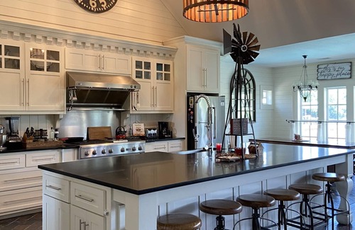 Rockwall House | 5 Bed Farmhouse with Pool, Pond, and Cows
