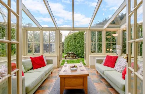 New Forest District House | 5 Bed in Godshill NFL35