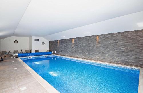 Hendrerwydd House | 5 Bed in Ruthin 86009