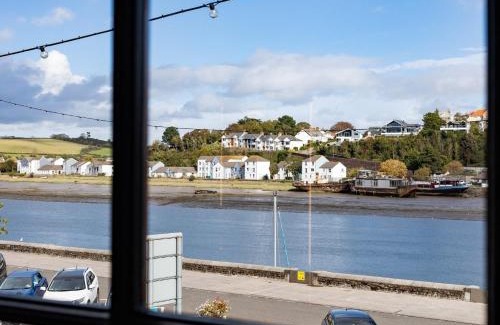 Westleigh House | 5 Bed in Westward Ho 78690