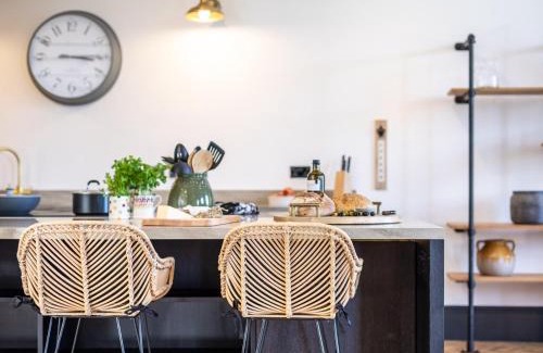 Westleigh House | 5 Bed in Westward Ho 78690