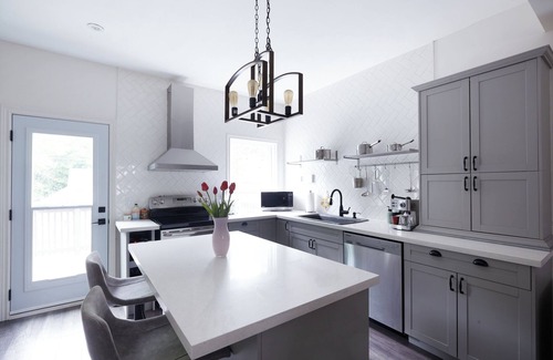 Hamilton House | 5 bed rm modern house near Gage Park, Tim Hortons Field and St Peter's Hospital