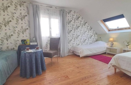Bouconville House | 5 bedroom-5 bathroom Gîte with free wifi and parking chez Mostarlić B&B