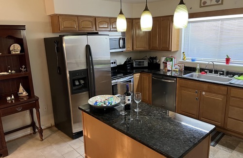 Calvert Beach-Long Beach House | 5 bedroom, 8 bed, 3 story house a block from beach