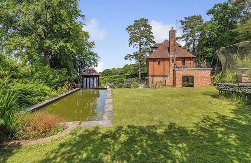 Crowborough Cottage | 5 bedroom accommodation in Crowborough