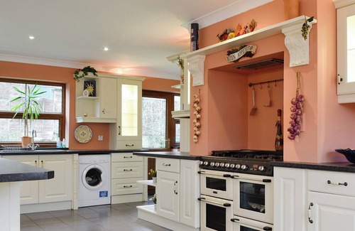 Aberdare Cottage | 5 bedroom accommodation in Penderyn, near Merthyr Tidfil