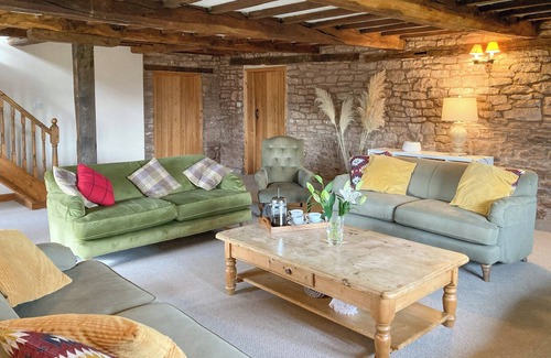 Bromyard Cottage | 5 bedroom accommodation in Bromyard, near Malvern Hills