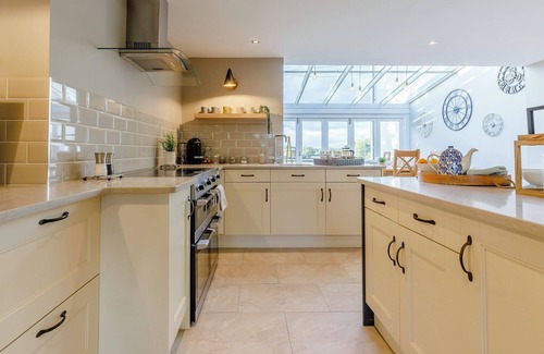 Leigh Sinton Cottage | 5 bedroom accommodation in Leigh Sinton, near Malvern