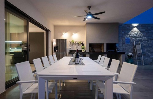 Kastelir-Labinci House | 5 bedroom awesome home in Tar-Vabriga