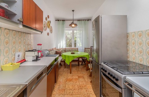 Povile House | 5 bedroom awesome home in Povile