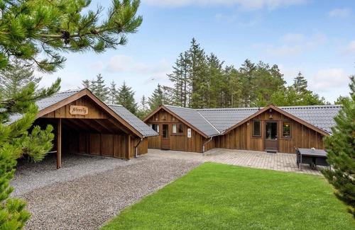 Grønhøj House | 5 bedroom beautiful home in Løkken