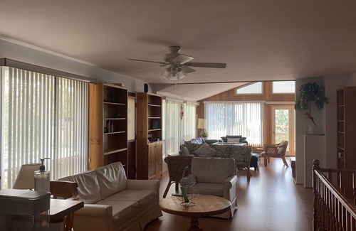 Wymbolwood Beach House | 5 Bedroom Cottage for Rent in Wasaga Beach