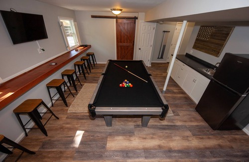 Delaplane House | 5-bedroom Farmhouse In Heart Of Virginia Horse Country- Private Trail To Wine