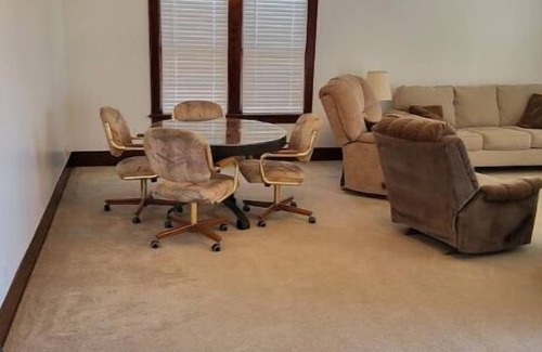 Meade County Other | 5-bedroom farmhouse in the heart of farm & ranch country.
