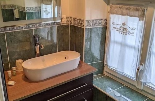 Flacey House | 5 bedroom gite for 10 people, in a quiet location