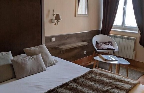 Flacey House | 5 bedroom gite for 10 people, in a quiet location