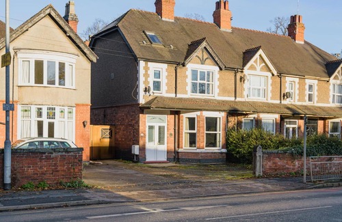 Stafford House | 5 Bedroom House in Stafford