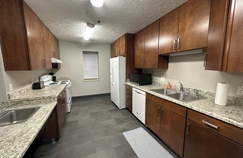Mount Vernon House | 5-bedroom house in lovely Mount Vernon with WiFi, AC - Fully Handicap Accessible