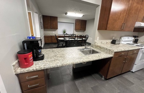 Mount Vernon House | 5-bedroom house in lovely Mount Vernon with WiFi, AC - Fully Handicap Accessible