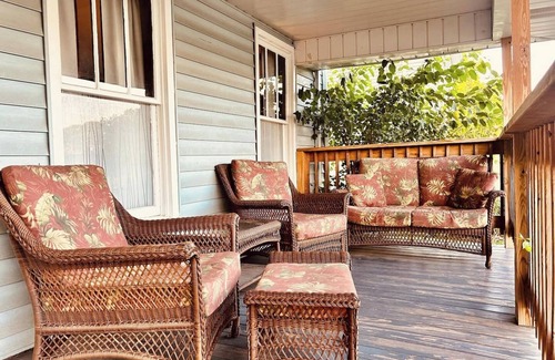 Bloomington House | 5 bedroom house near downtown with huge beds