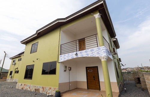 Nopendaw House | 5 Bedroom House Sleeps 12 -balcony -hired Security