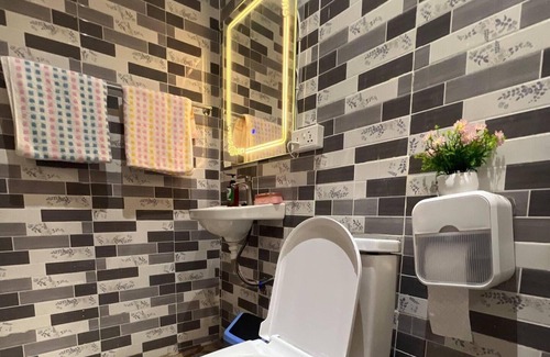 Nopendaw House | 5 Bedroom House Sleeps 12 -balcony -hired Security