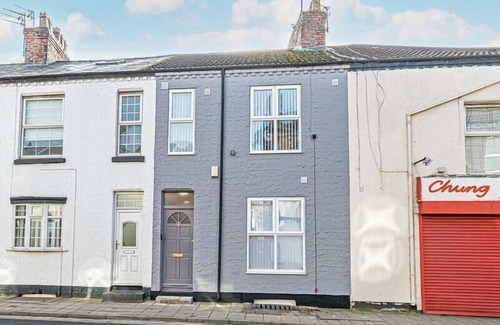 Prescot House | 5 Bedroom House within Prescot