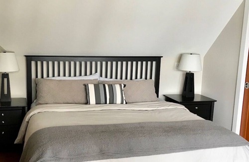 Youbou House | 5 Bedroom Luxury Lakefront home