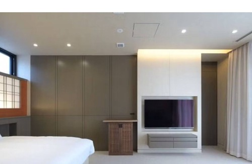 Hokujo House | 5 Bedroom Modern Luxury House / Kitaazumi-gun Nagano