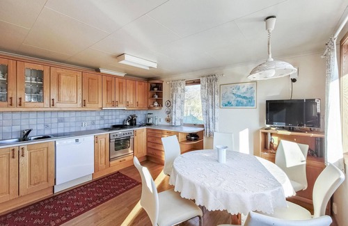 Torangsvag House | 5 bedroom stunning home in Torangsvåg