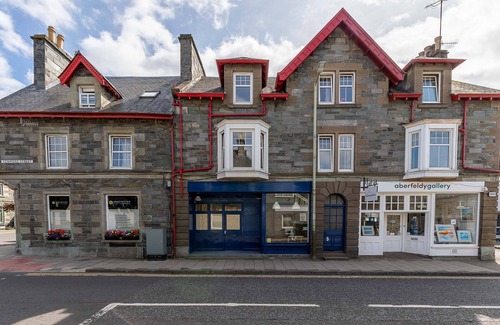 Aberfeldy House | 5 Bedroom townhouse in Aberfeldy centre.