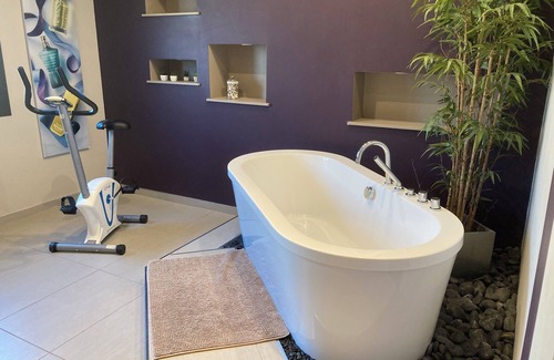 Ganzeville House | 5-bedroom vacation home with enclosed garden near Etretat
