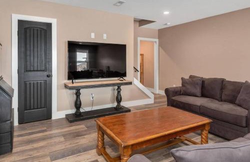 Henrico House | 5 Bedroom Waterfront Home on LKG