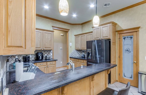 Del City House | 5-bedroom With 6 Beds for Social Gathering