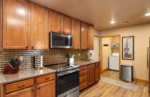 Pinetop Cabin | 5 Bedrooms in beautiful gated community of Pinetop Crossings! Close to Sunrise!