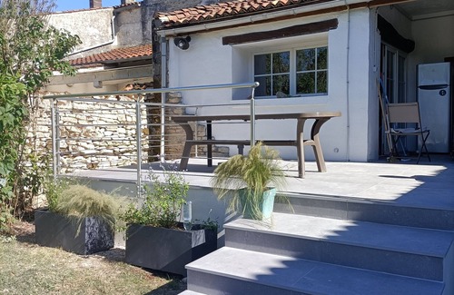 Haimps House | 5 beds cottage with heatted pool in a lovely stones village
