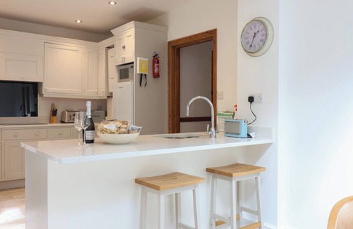 Beer Cottage | 5 BELMONT TERRACE, pet friendly, country holiday cottage in Beer