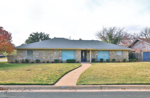 Abilene House | 5 BR Home all King Beds near ACU/HSU/Downtown