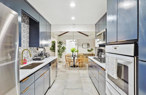 DeSoto House | 5-BR Relaxing Retreat with Pool, Hot tub, Fire Pit