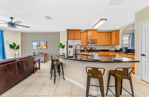 Cypress Pointe House | 5 BR with pool! By shopping, restaurants, Disneyworld, & Universal Studios!