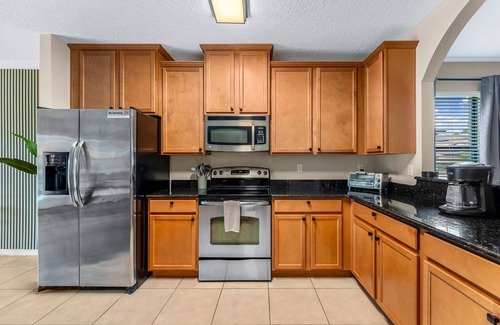 Cypress Pointe House | 5 BR with pool! By shopping, restaurants, Disneyworld, & Universal Studios!