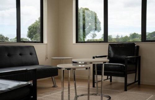 Epsom House | 5 BRM Luxurious Bungalow - Epsom